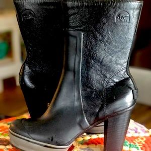 Sorel Medina tall waterproof boots size 7